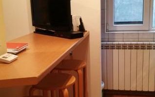 Apartament cochet 2 camere, Parc Cismigiu, etaj 2, centrală proprie, bloc solid - Poză 6