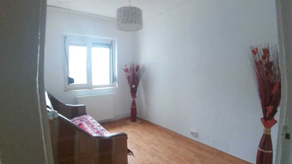 Apartament 3 camere de vânzare – Micro 21 | Etaj 2/4 | Centrală Ariston | Izolat - Poză 5