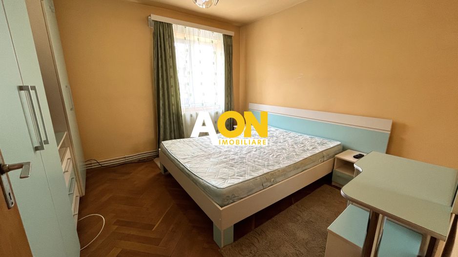Apartament cu 3 Camere, Etaj Intermediar, Zona Cetate - Poză 4