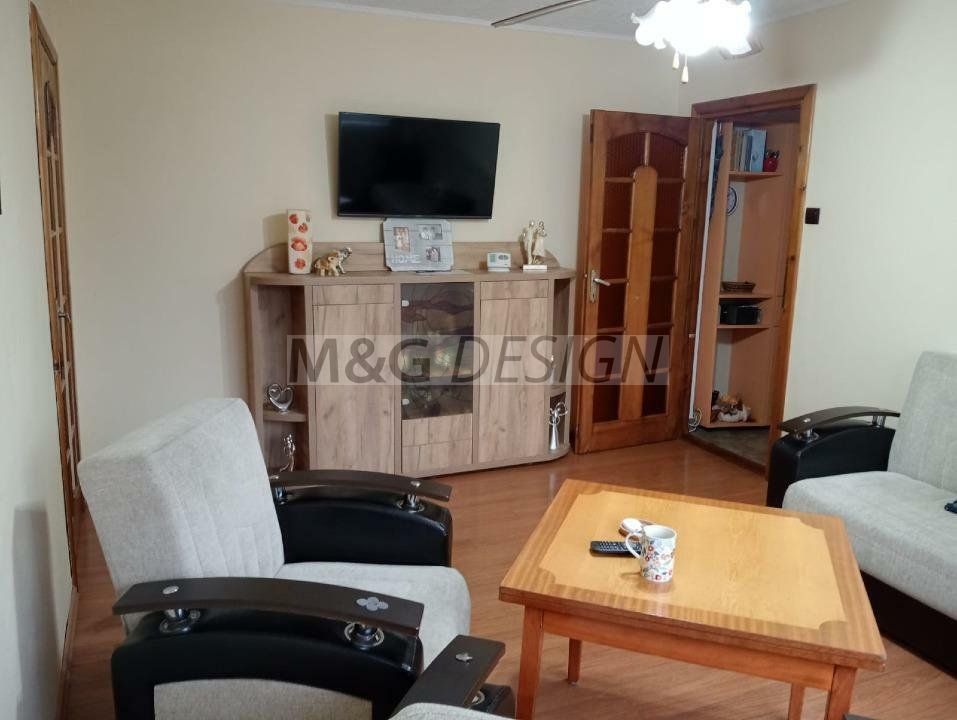 Apartament 3 camere Dacia cu centrala - Poză 2