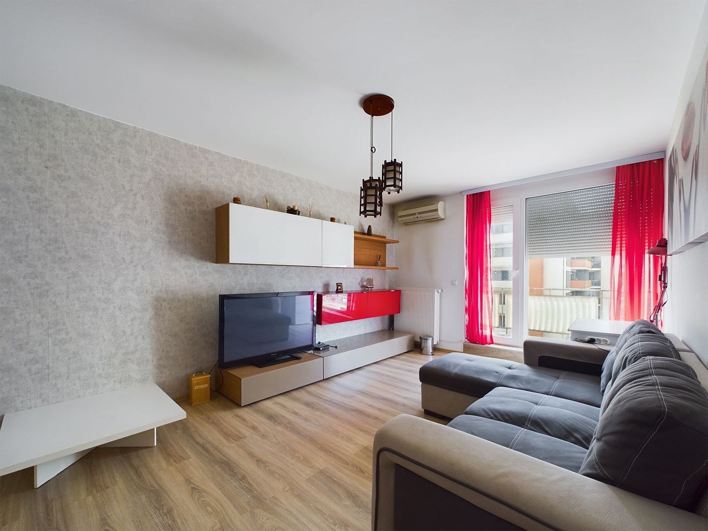 Apartament cu 2 camere mobilat și utilat în bloc cu lift - Poză 2