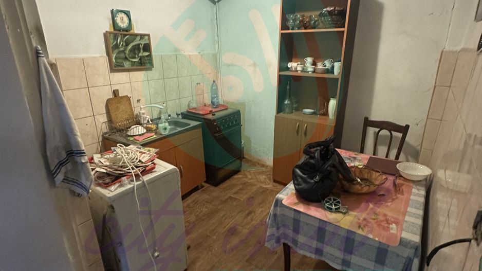 Casuta batraneasca cu teren 184 mp de inchiriat - Poză 12