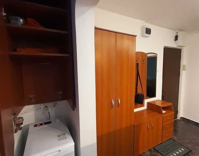 De închiriat: Ap. 2 camere decomandat - Metrou Apărătorii Patriei & Parcare - Poză 8