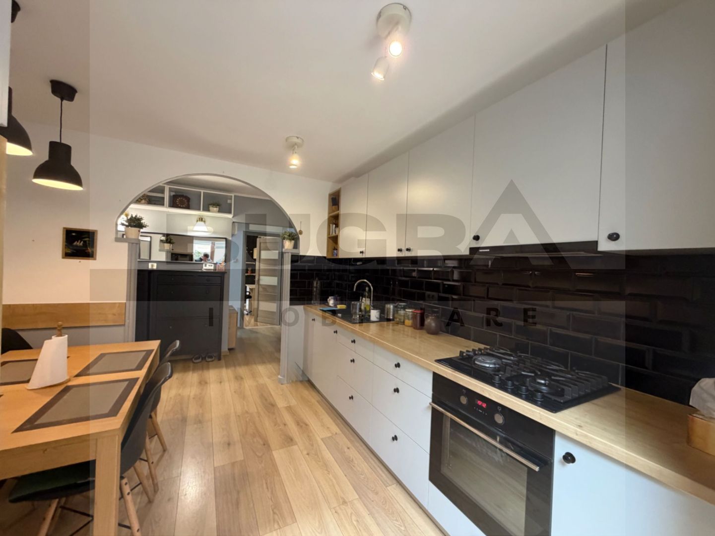 Apartament de 3 camere, decomandat, 68mp, parcare, zona Piata Marasti - Poză 2