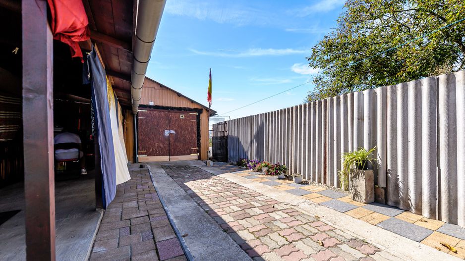 Casă cu teren generos și priveliște panoramică – Lipova - Poză 8