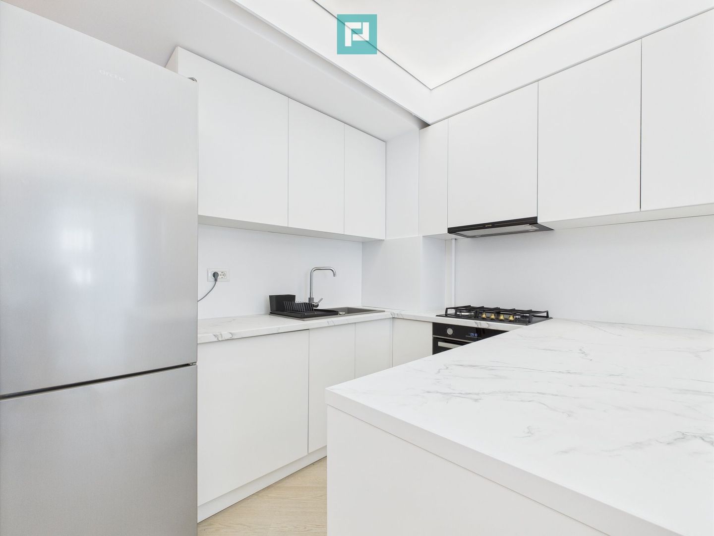 Vand Apartament 2 camere Cortina North - mobilat si utilat - Poză 4