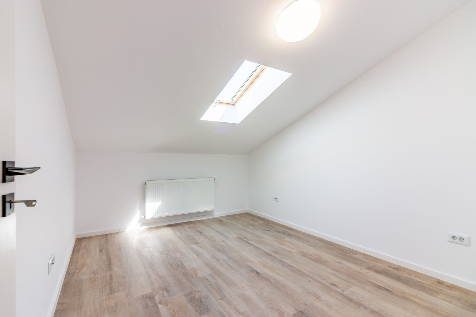 Apartament 3 camere vanzare Chiajna - Poză 2