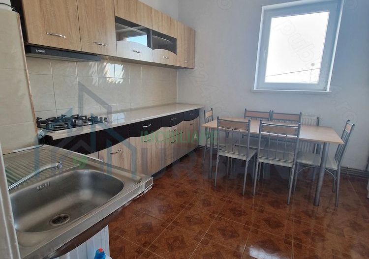 Coleg de apartament în zona Blocuri Păcurari, Iași – 250 euro - Poză 3