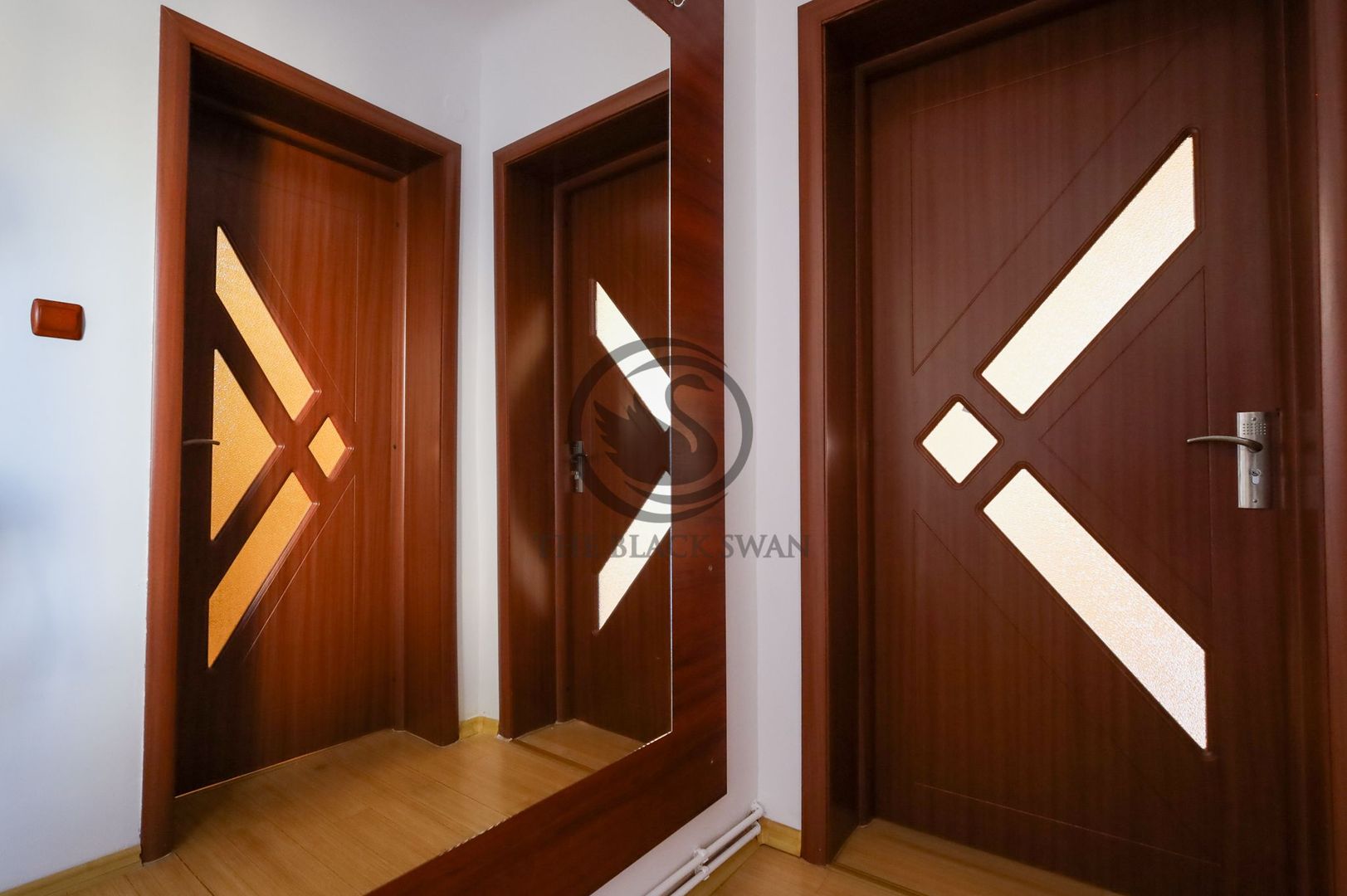 Apartament 2 Camere | Zona Centrală | Acces Privat și Parcare - Poză 7