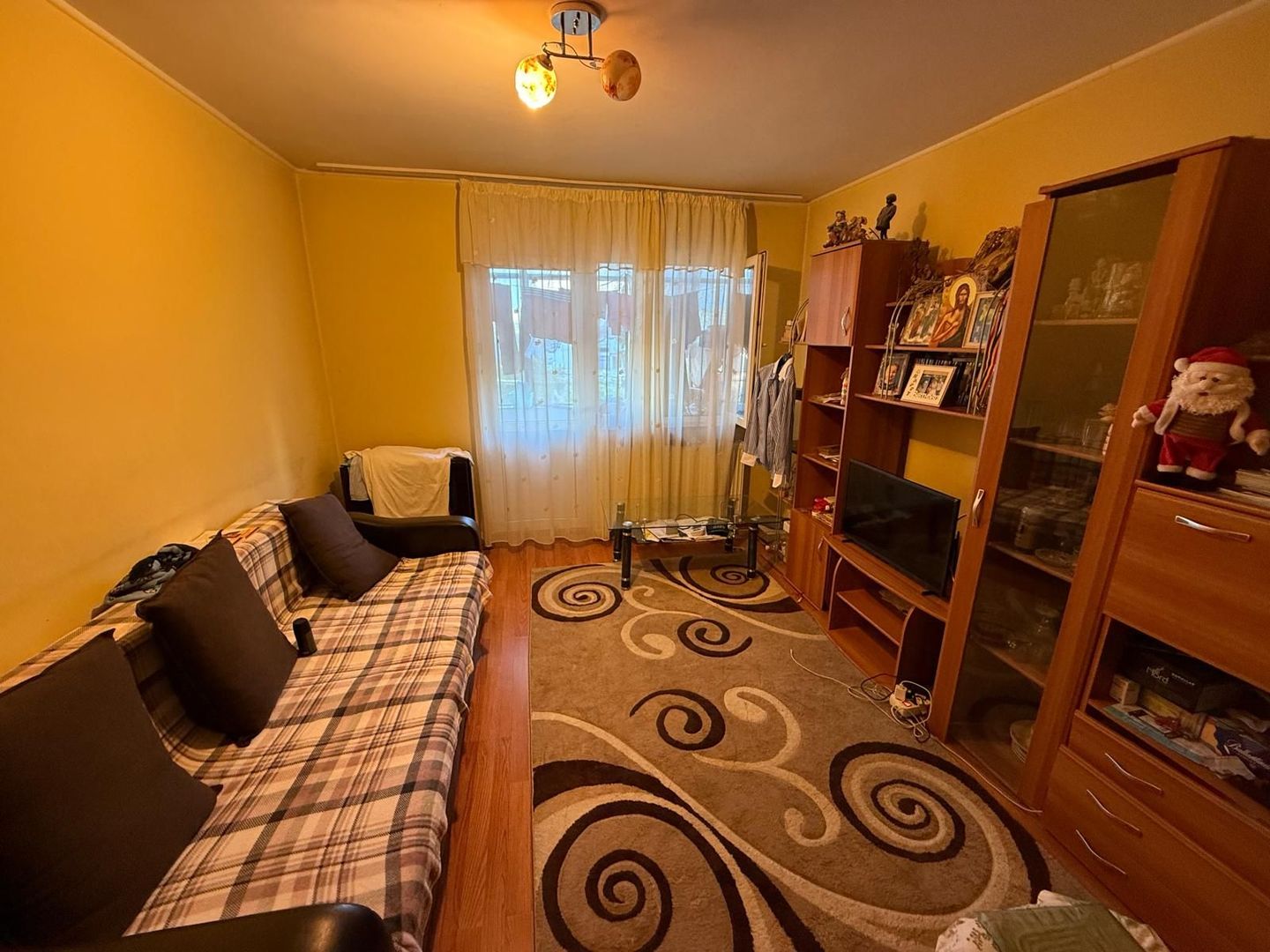 Ap 3 camere - decomandat - Campina - strada Milcovului - Poză 3