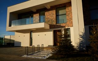 Dezvoltator Roka Gardens Tunari - Vile de lux, mutare imediata! - Poză 1