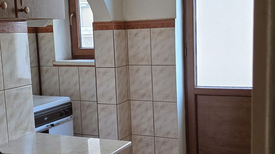 Apartament 3 camere decomandat  Hala Traian - Poză 10