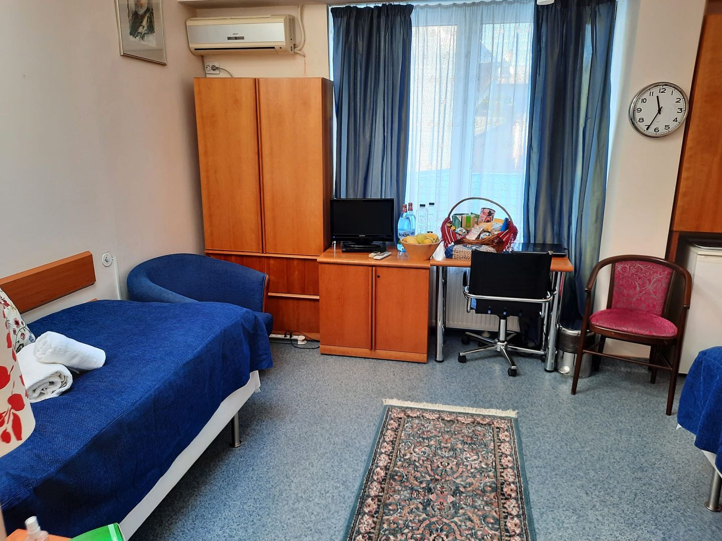 Proprietate versatilă, ideală pentru activități sociale, medicale sau - Poză 15