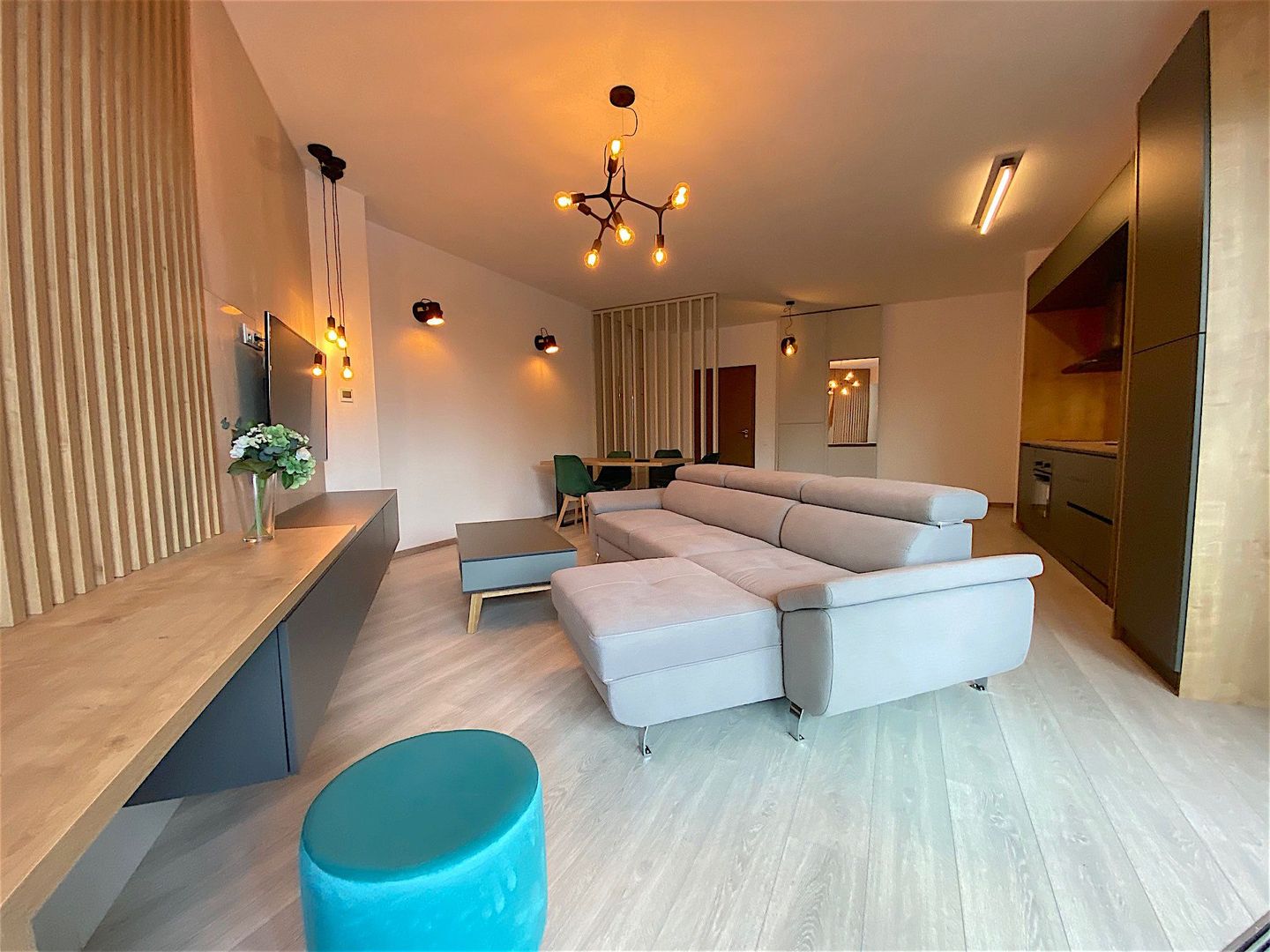 Apartament cu parcare subterana in imobil cu piscina si SPA - Poză 4