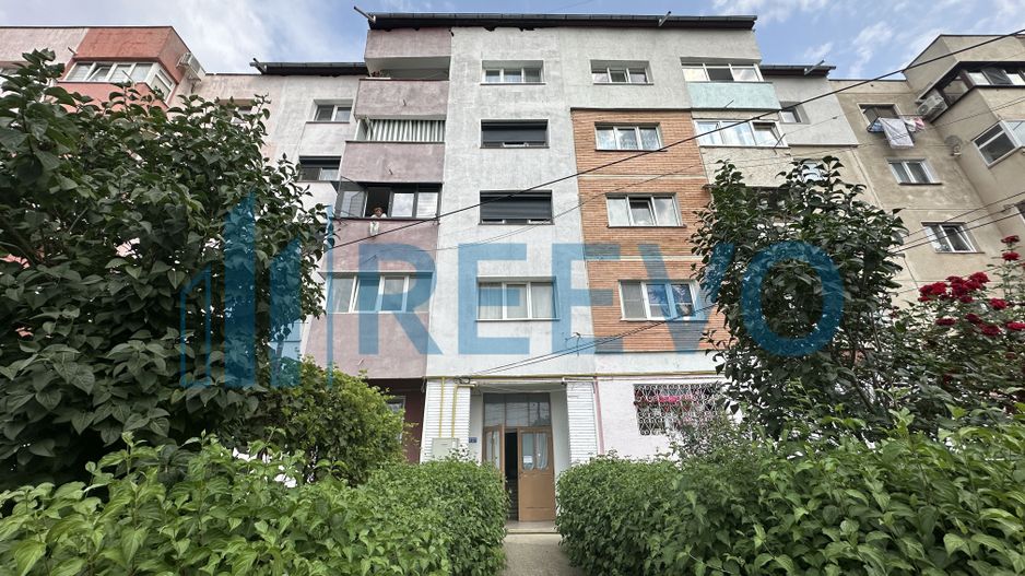 Apartament 2 camere, etaj 3, centru, Buhuși - Poză 11