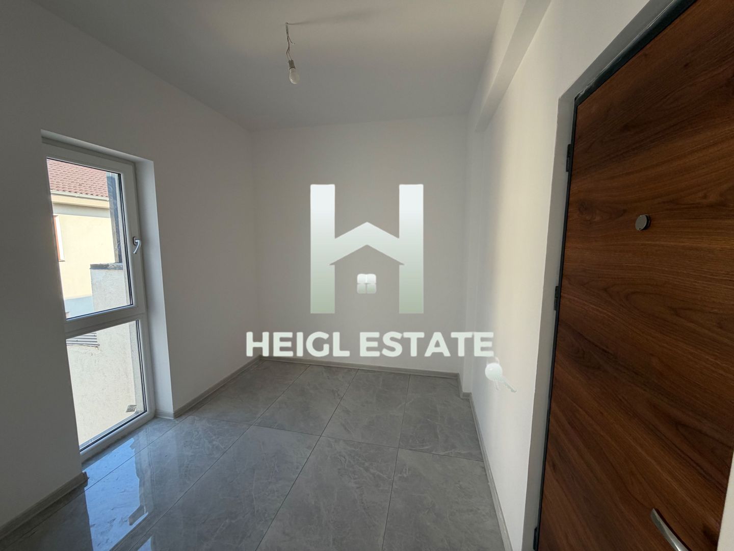 Apartament cu 2 camere si 45 mp terasa in zona Braytim - Poză 9