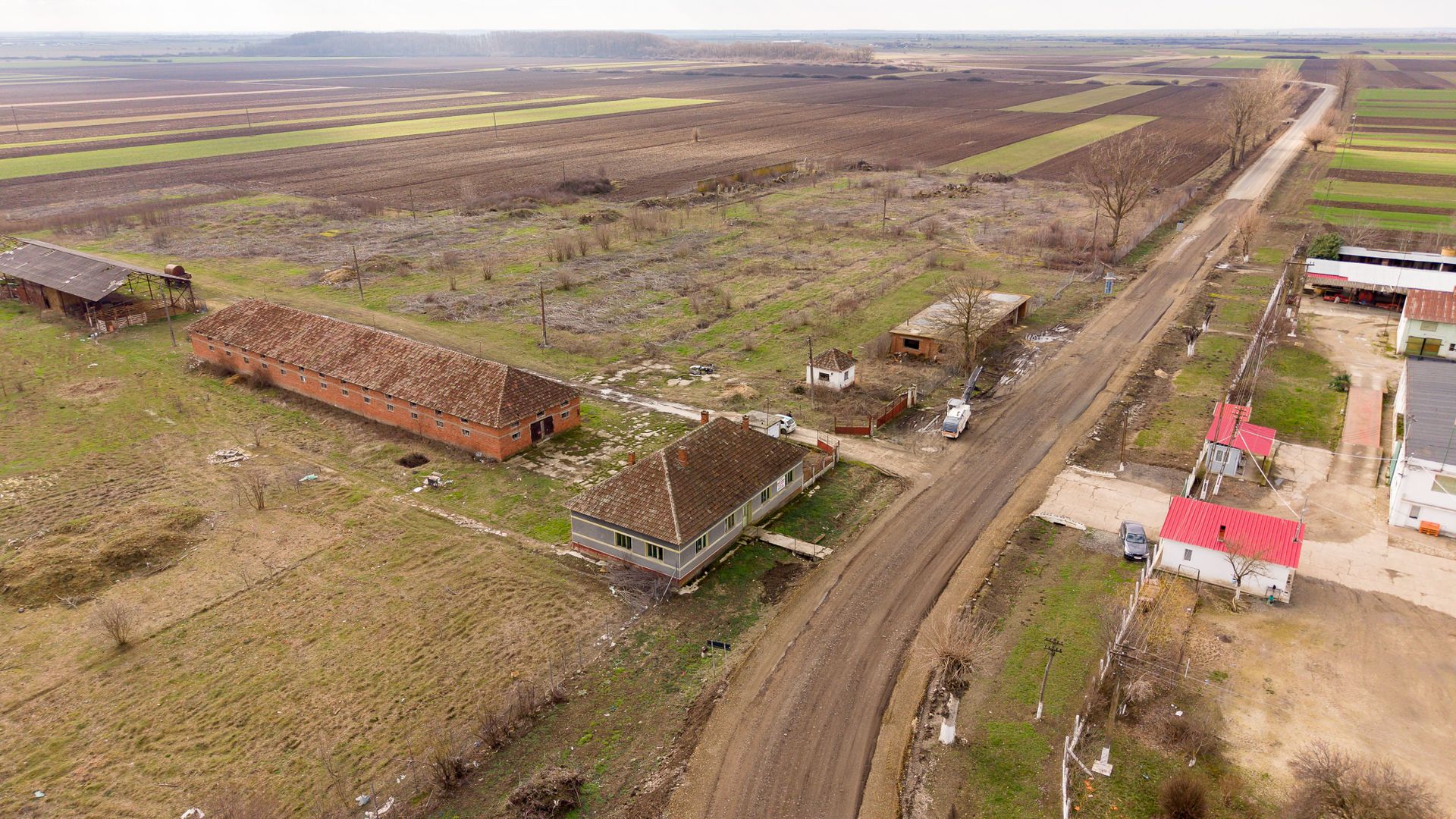 Fermă cu teren intravilan de 35000 mp în Mișca - Poză 24