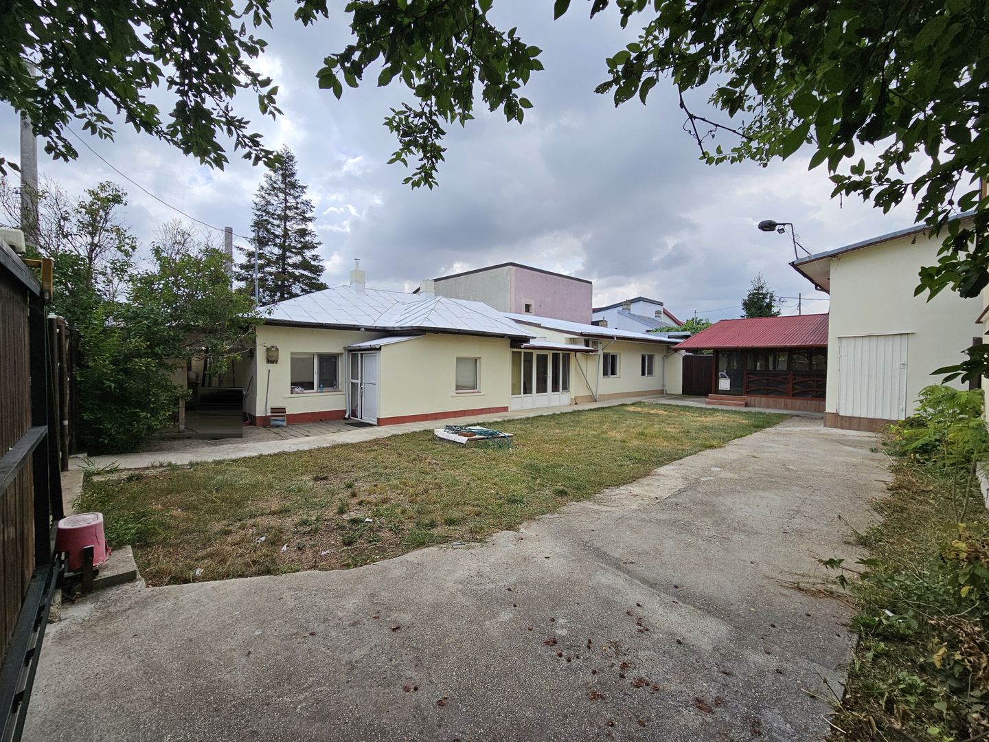 Casa 4 camere - curte 400mp Sector 4 - Luica -Giurgiului -Piata Resita - Poză 3