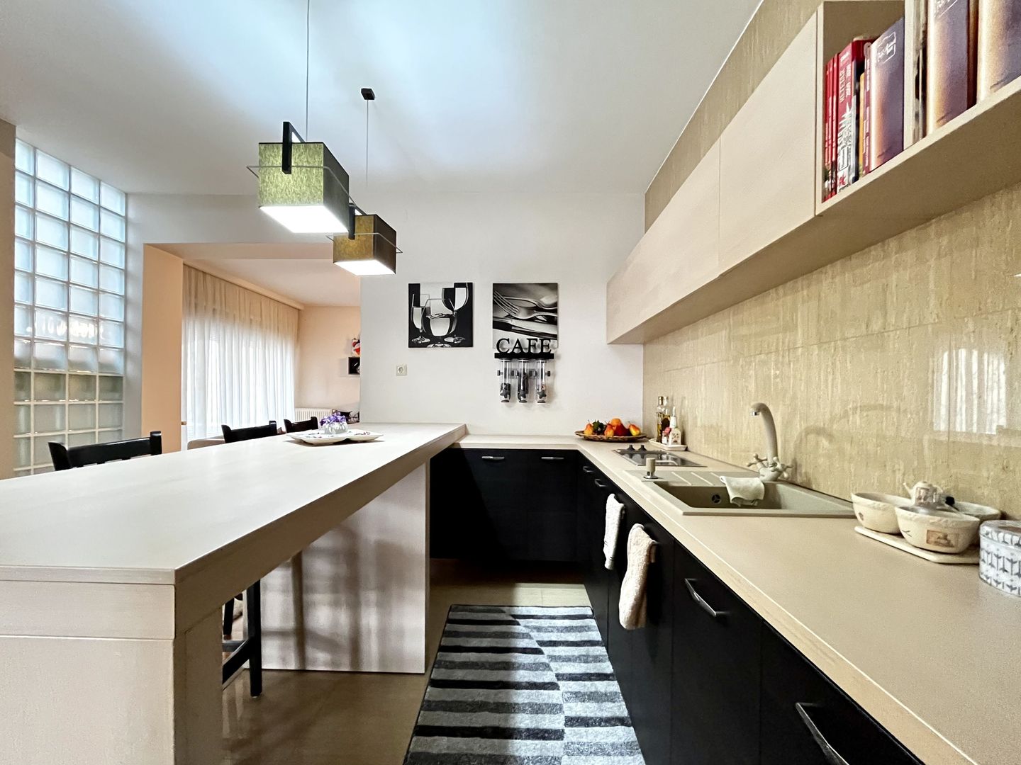 Casa spațioasă și primitoare cu garaj dublu, în Braytim – Soarelui - Poză 8