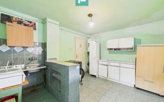 Casă cu 755 mp teren, zonă centrală Curtici - Poză 6