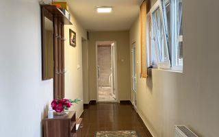 Casă spațioasă în Varias, împărțită în două unități cu acces separat - Poză 12