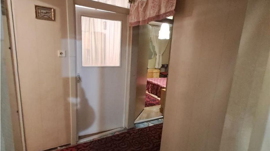 Etaj 1  Bucovina 3 camere decomandat - Poză 8