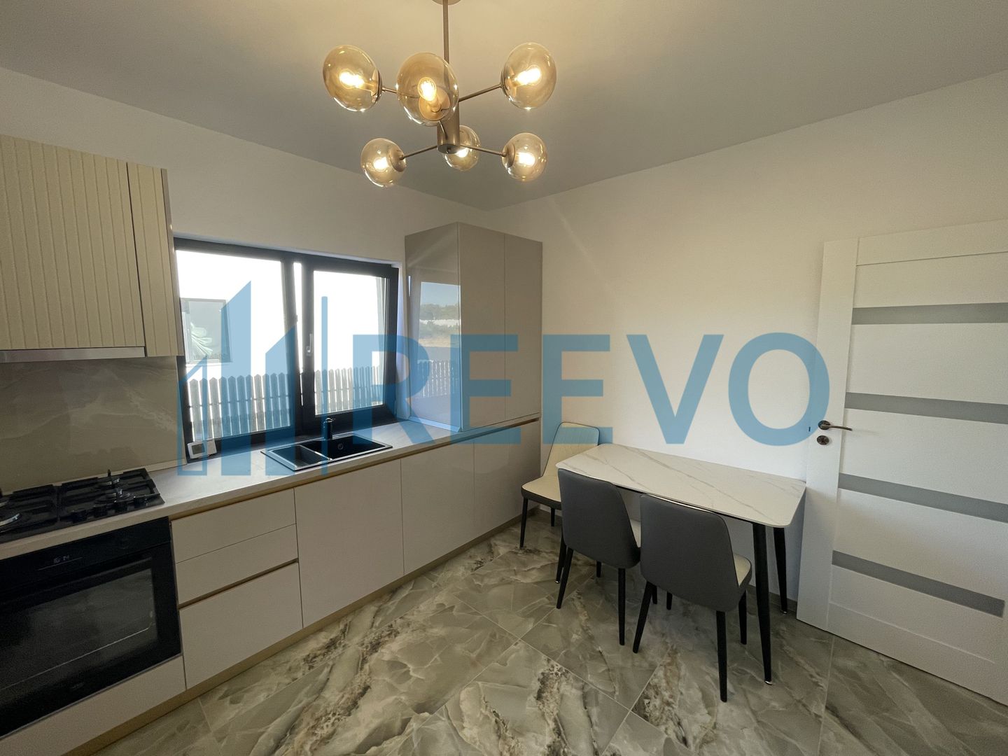 Casă de închiriat în Hemeiuș - Poză 12