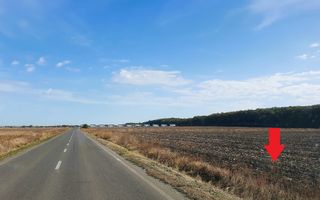 Teren de vânzare lângă pădure, intravilan - Poză 1