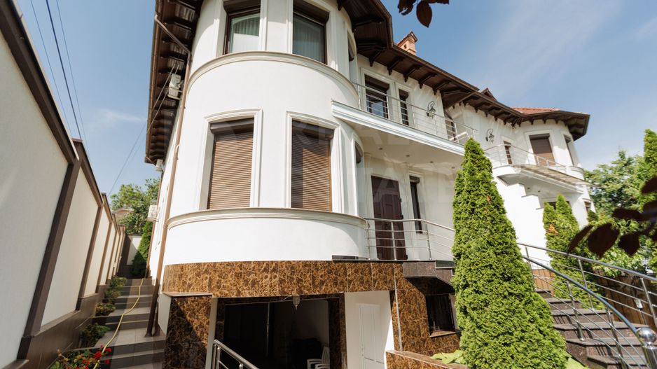 Chirie, casă, 2 nivele, 5 camere, str. George Meniuc, Centru - Poză 2