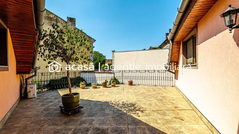 Casă superbă cu 6 camere, gradină și terasă, în centrul Aradului. - Poză 6