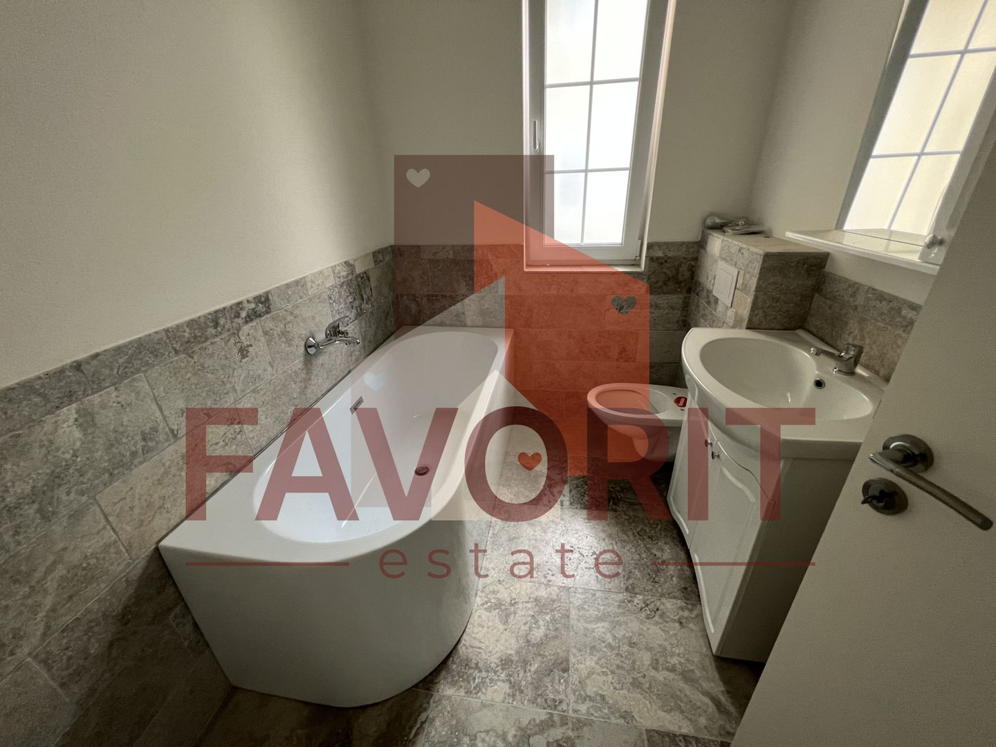 Etaj 2. Decomandat. Finisaje superioare - Poză 11