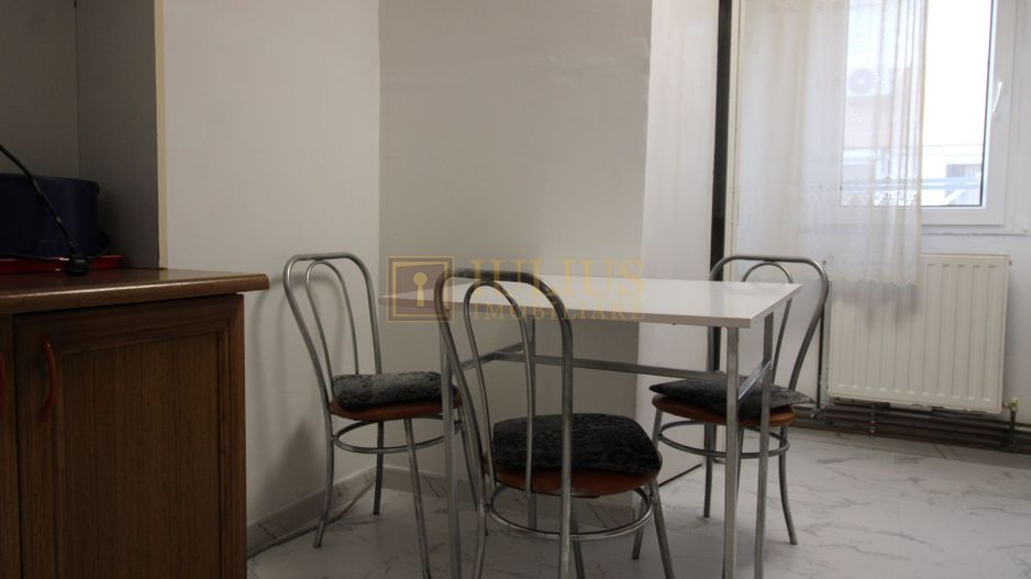 3 camere, situat in Complexul Studentesc, centrala proprie, familie, studenti - Poză 8