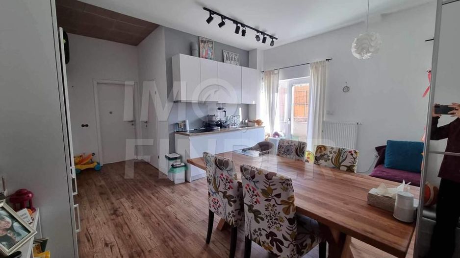 Apartament 2 camere,  cu gradina 65 mp și garaj, Zorilor - Poză 1