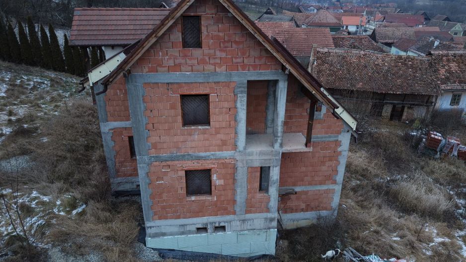 De vânzare casă la roșu Chirpăr - Poză 2