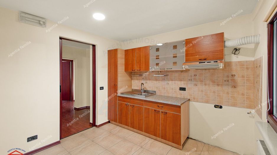 Apartament 3 camere dec in Galati Micro 21 vedere la Dunare langa turn - Poză 12