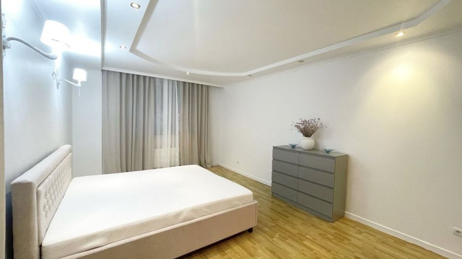 Apartament Centru! 90 m2! 2 + living! - Poză 8