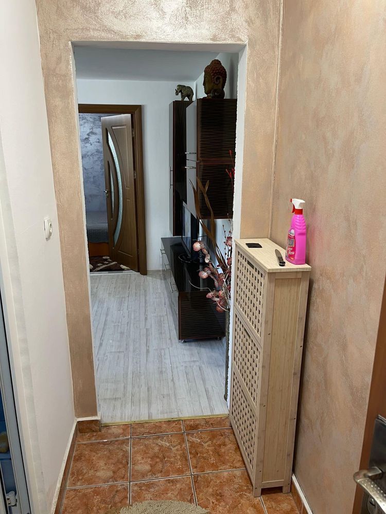 Apartament  2 camere Piata - Poză 1