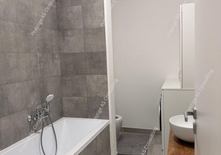 Apartament 2 camere | Ateneo Torontalului | Parcare Inclusa - Poză 3