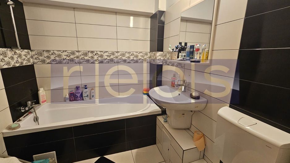 DE VANZARE AP 3 CAMERE 71 MP GHENCEA-BRASOV | SEMIDECOMANDAT | METROU - Poză 5