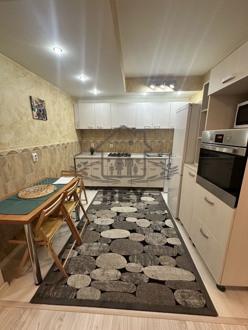 Apartament 3 camere zona Valea Aurie de vânzare - Poză 1