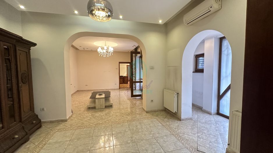 Casa formata din 2 corpuri cu TEREN 433 MP - Poză 10