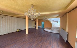 Vila P+2 Alexandru Cel Bun cu doua etaje si curte proprie - Poză 3