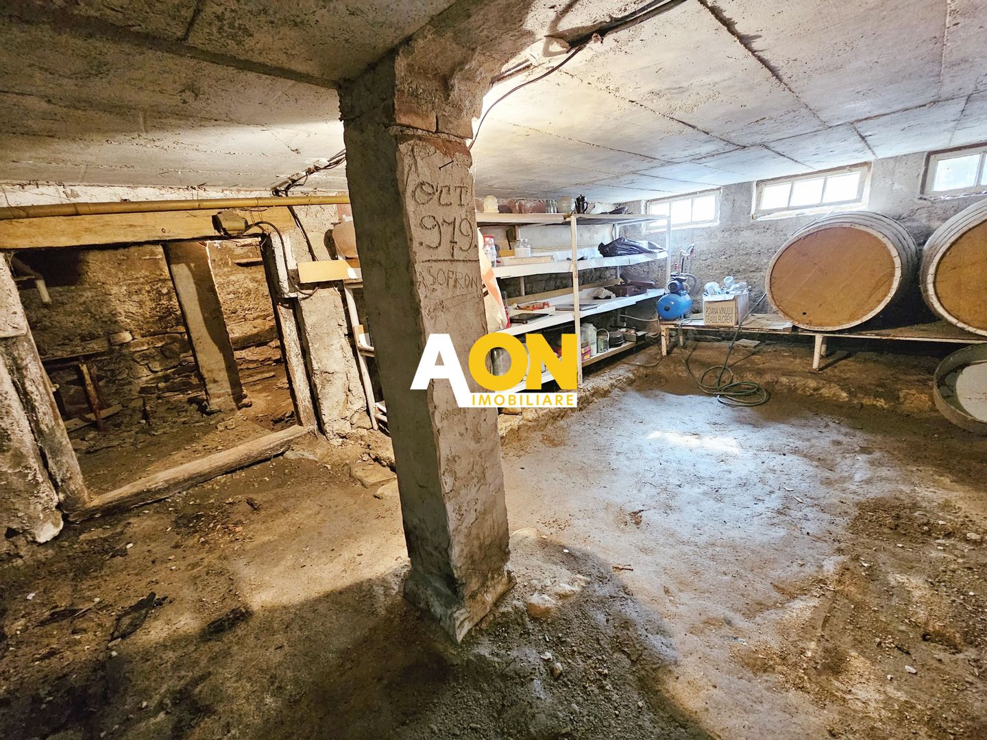 Casa cu 4 camere, 2024 mp teren, la asfalt, cu utilitati, Vintu de Jos - Poză 18