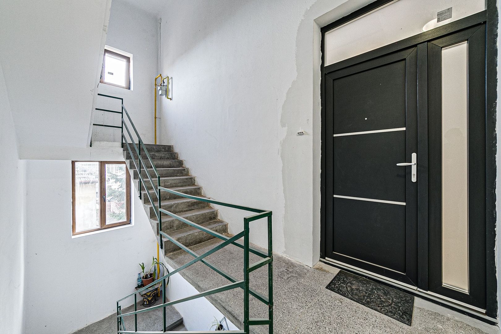 Apartament spațios în zonă centrală - Poză 11