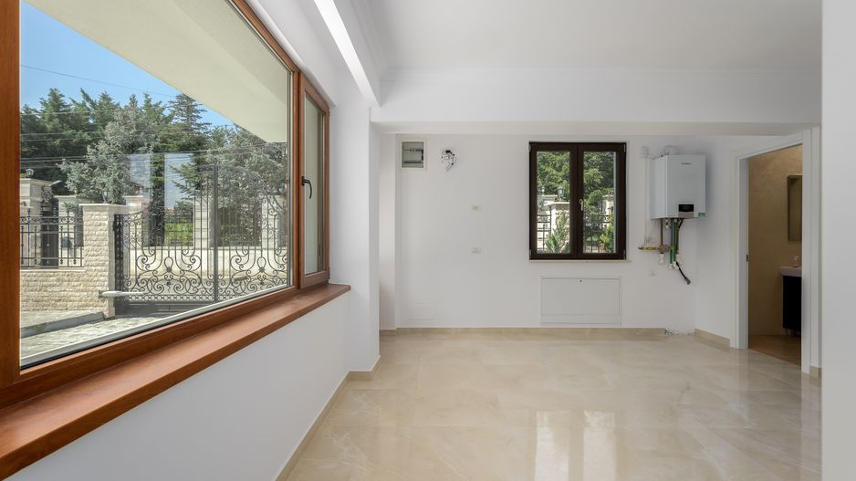 Vilă de inchiriat renovata recent, 1000 mp teren,  terasa de vara - Poză 11