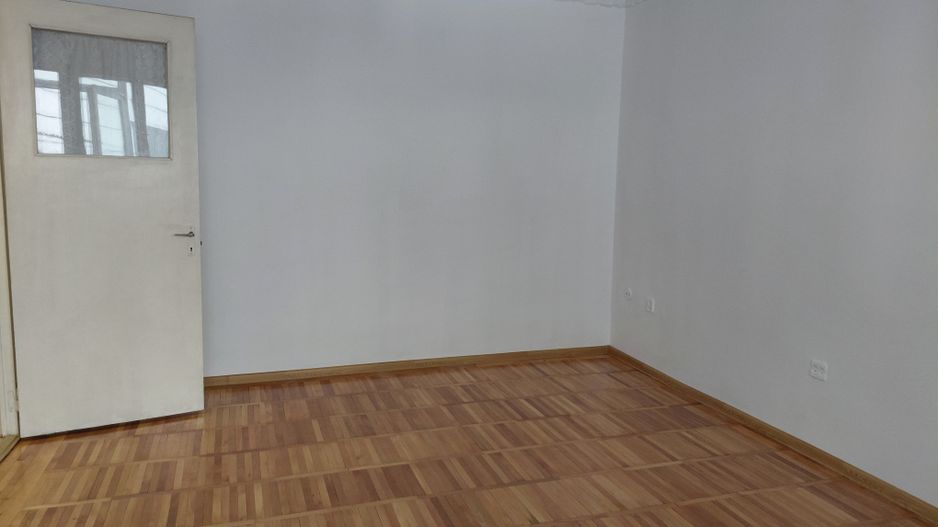 Apartament 2 camere – Port, etaj 1/4 – 3 balcoane, centrală, geam la baie - Poză 5