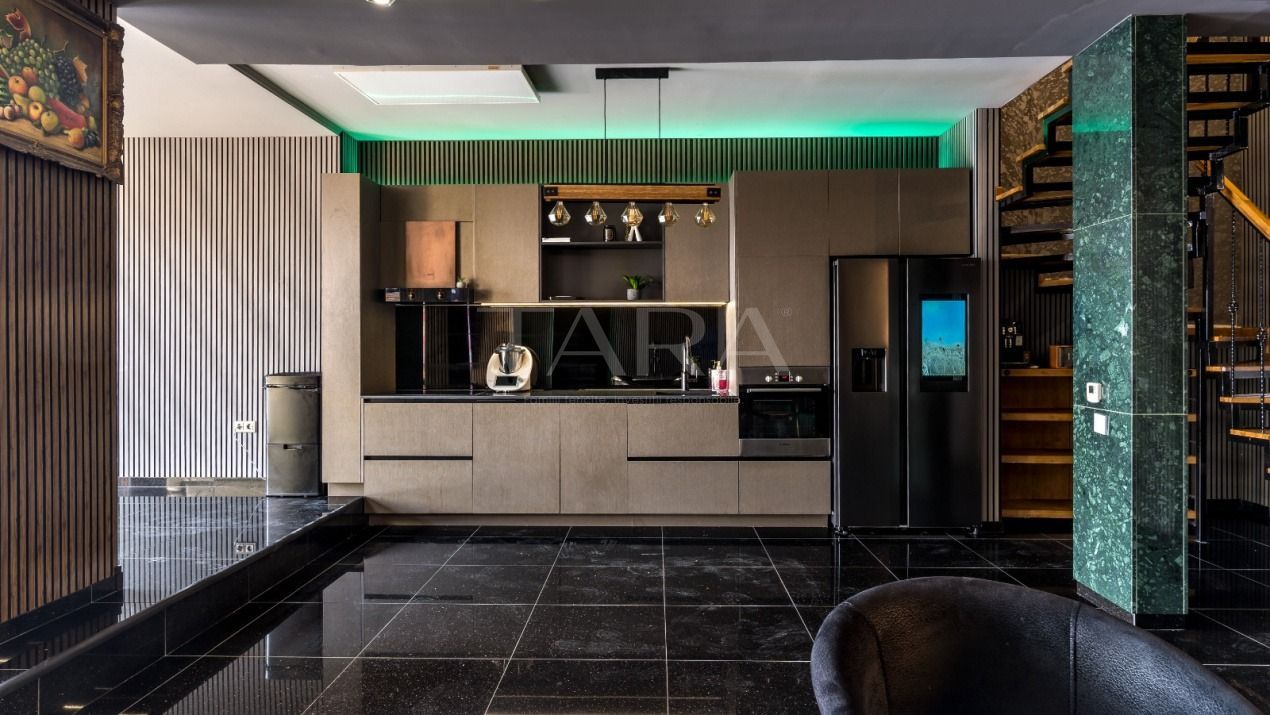 Penthouse elegant cu 4 camere și terasă panoramică în Grigorescu. - Poză 1