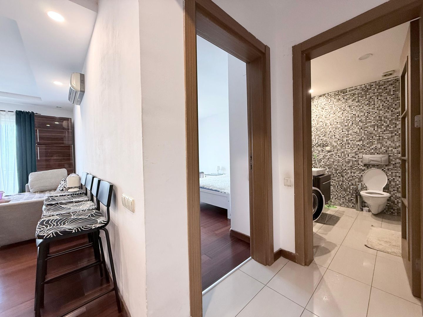 COSMOPOLIS - Apartament cu 2 camere, mobilat si utilat. - Poză 8
