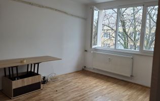 3 Camere-64MP | Reabilitat | 1975 | Creditabil | M Romancierilor 9 min