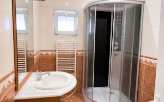 Casă elegantă de vânzare | Complet mobilată și utilată | Oradea - Poză 9
